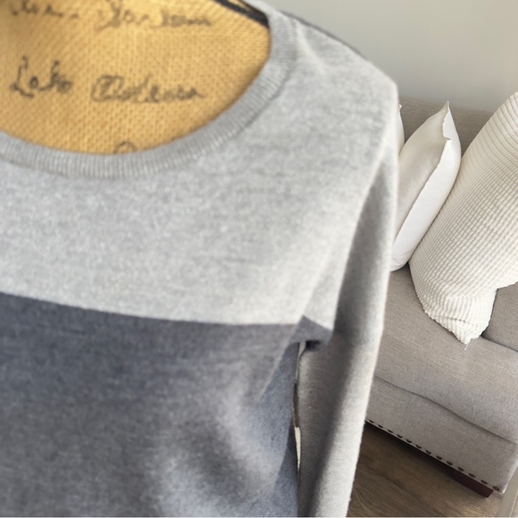 Banana Republic Two-Tone Gray Women's Sweater - Picture 5 of 8